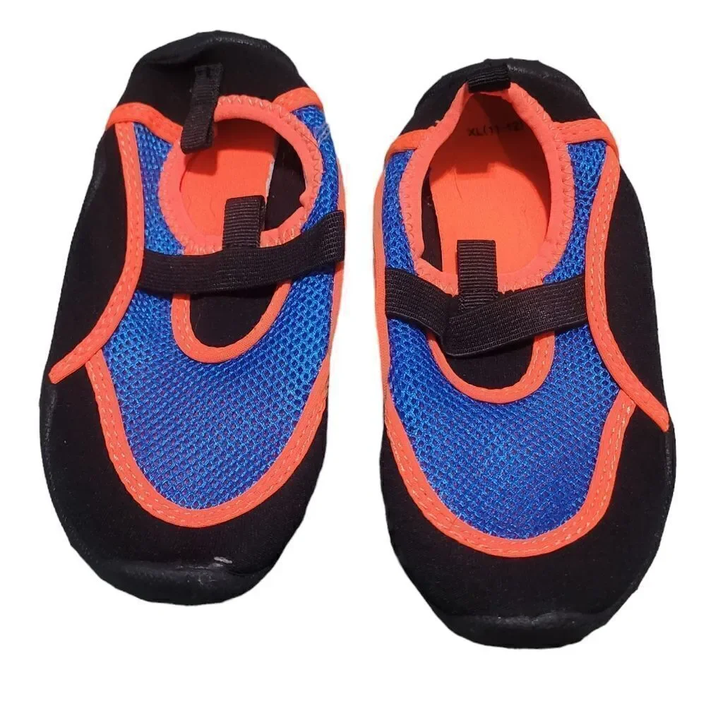 Bundle unisex water shoes xl (11-12)